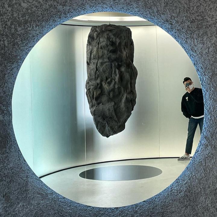 대형 거울에서 인증샷