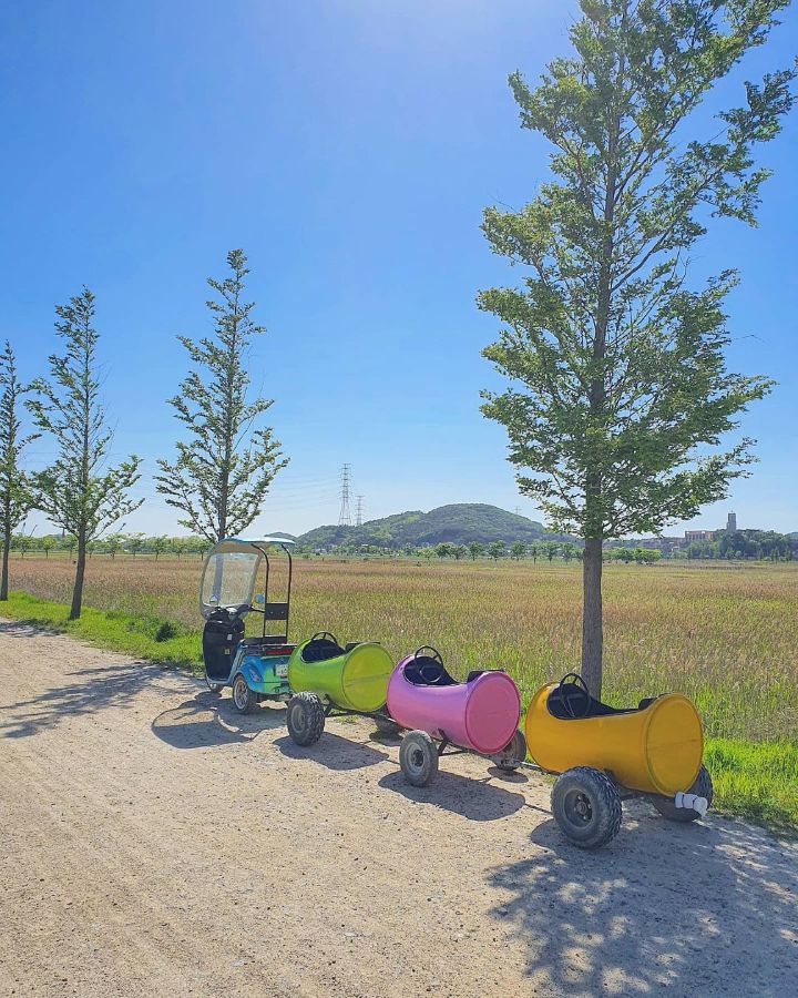 아이들을 위한 깡통열차도 있다.