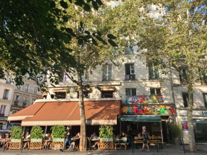 빛 바랜 나뭇잎마저 힙해보이는 paris