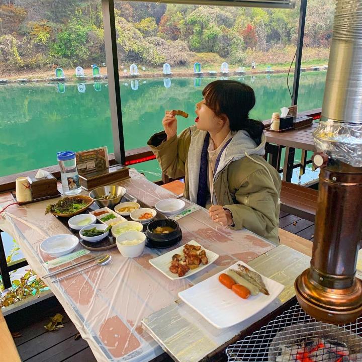 여우사이 야외 테이블